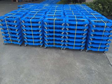 Transport Plastik-Dolly Loading Totes With 3 bewegt PU-Bremsgießmaschinen Schritt für Schritt fort